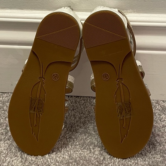 NEW NEVER WORN GIRLS SANDALS - SIZE 12 - Picture 4 of 4